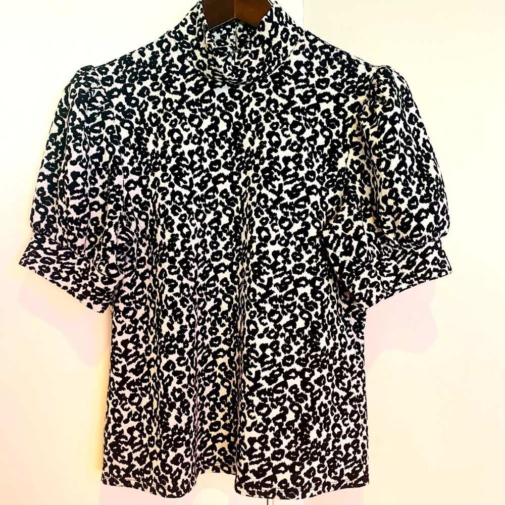 Express high neck puff sleeve cheetah print top!